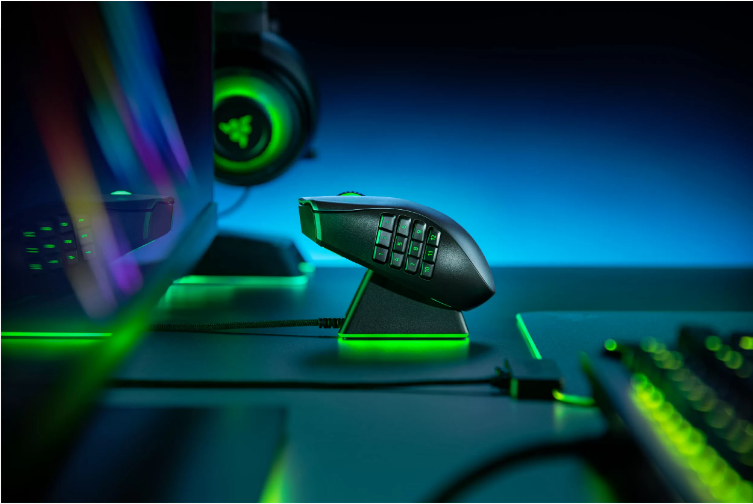 The wireless mouse Razer Naga Pro can be adapt to play style